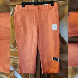 St John's Bay Capri Sz 8P